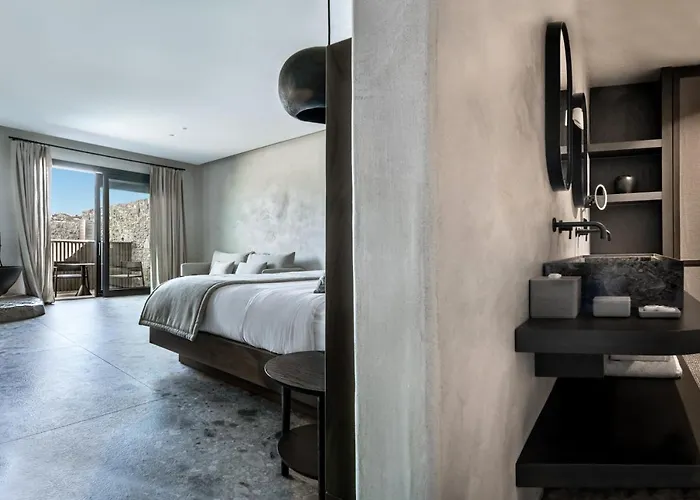 Aeonic & - Only Adults 5*